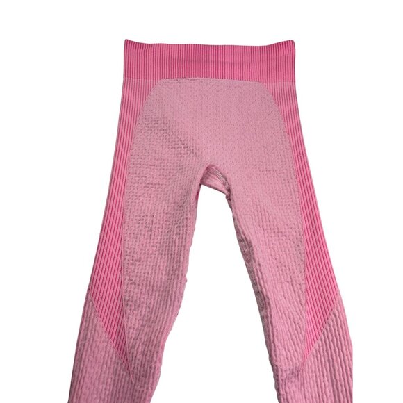 Buzz Seamless Womens Cropped Leggings Textured Size S/M Two Tone Pink - Picture 2 of 8